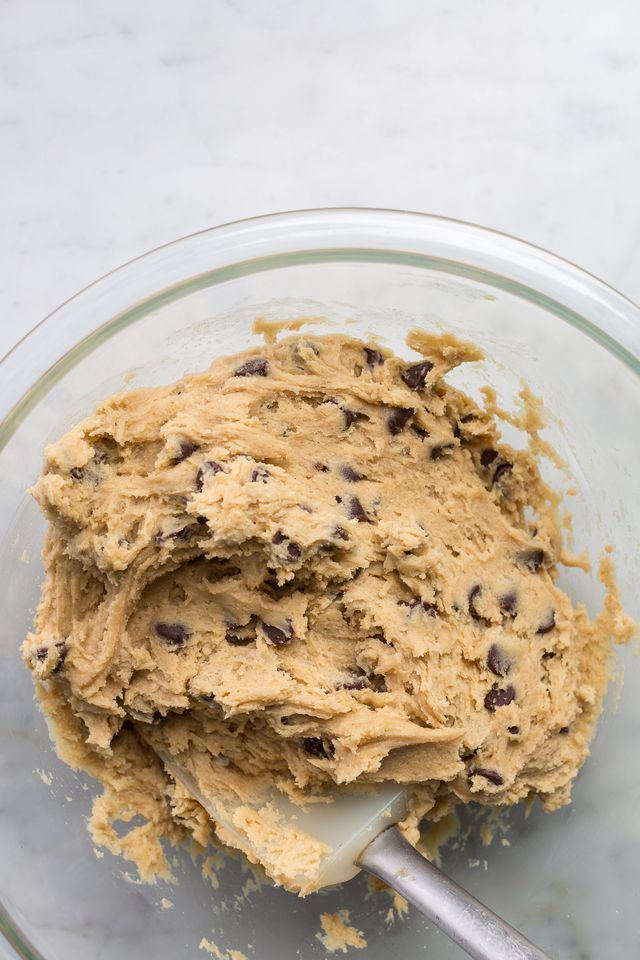 Here's Exactly How to Make Tate's Chocolate Chip Cookies at Home