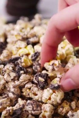 Oreo Popcorn