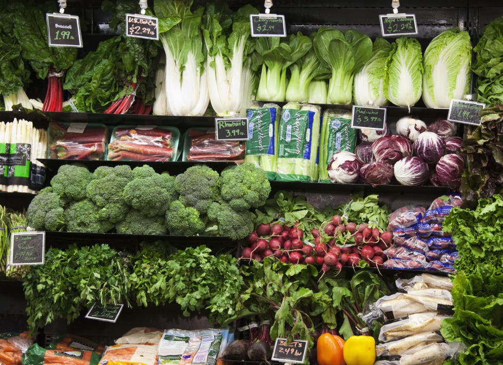 Whole food, Vegan nutrition, Local food, Food, Natural foods, Produce, Vegetable, Leaf vegetable, Public space, Ingredient, 