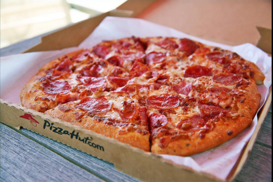 Food, Baked goods, Ingredient, Cuisine, Pizza, Dish, Recipe, Cooking, Fast food, Plate, 