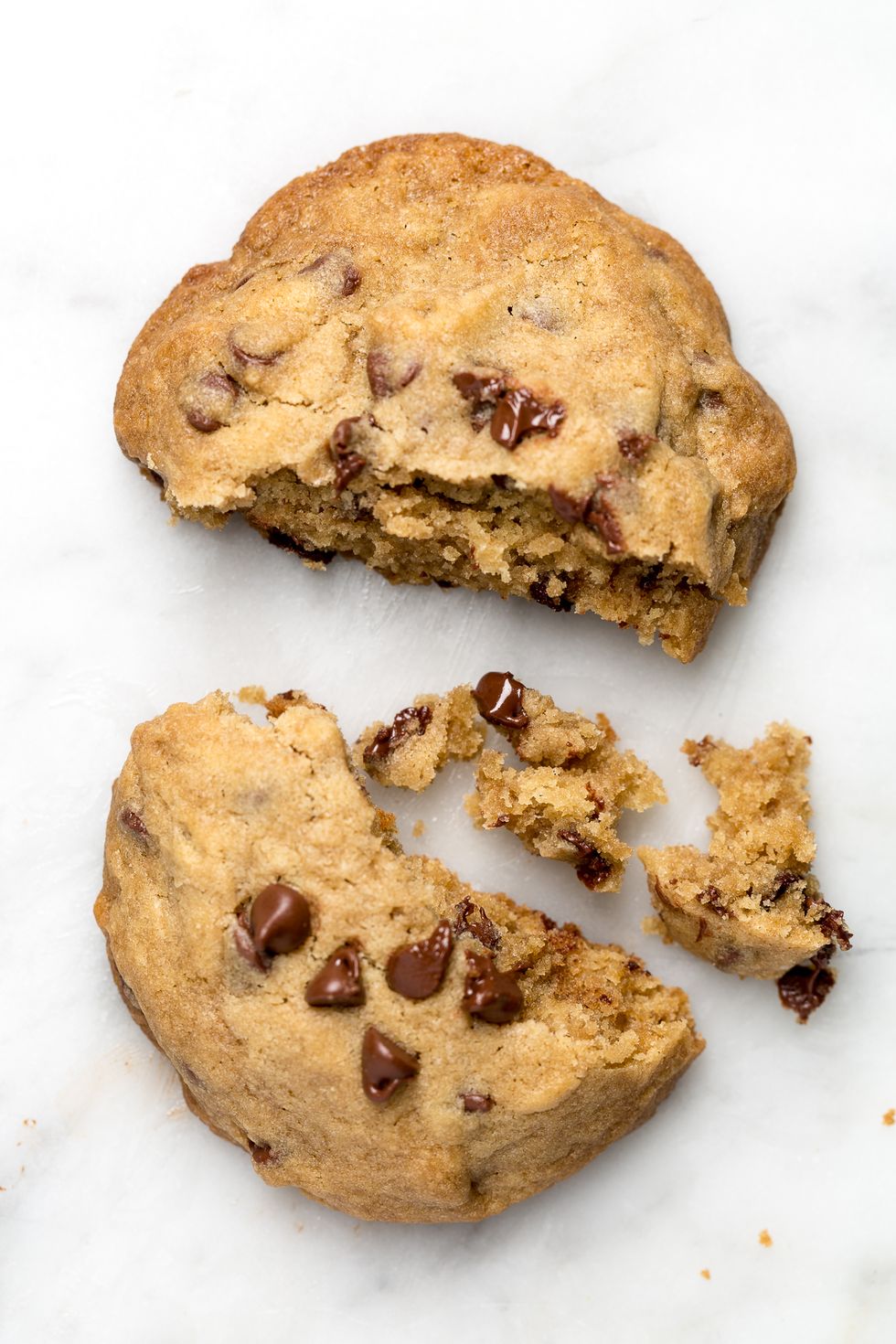 Giant Chocolate Chip Cookies (Panera Bread Copycat) - Alyona's Cooking