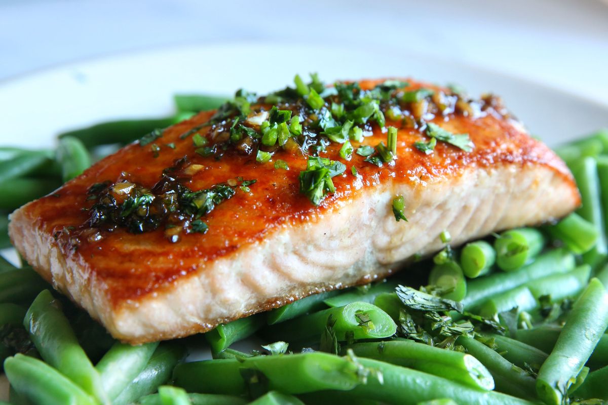 Recipe for  Cilantro Chili Lime Glazed Salmon and Green Beans