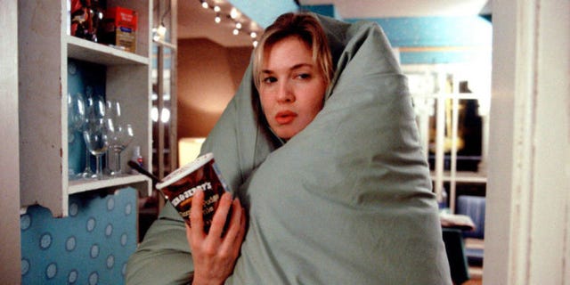Comfort, Street fashion, Linens, Brown hair, Shelf, Reading, 