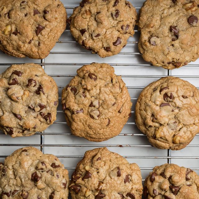 Copycat DoubleTree Chocolate Chip Cookies - DoubleTree Cookie Recipe ...