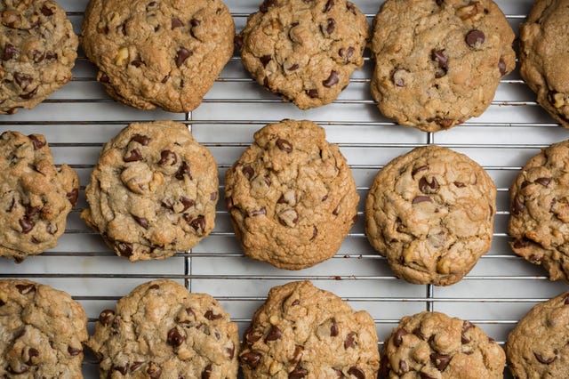 Copycat DoubleTree Chocolate Chip Cookies copycat doubletree chocolate chip cookies