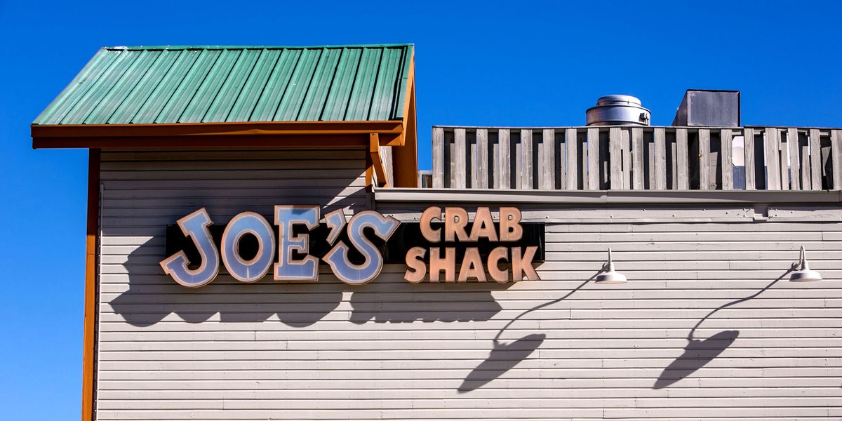 Joe's Crab Shack In Hot Water Over Offensive Table Decor