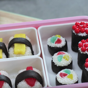 Recipe video for My Cupcake Addiction's no-bake oreo candy sushi.
