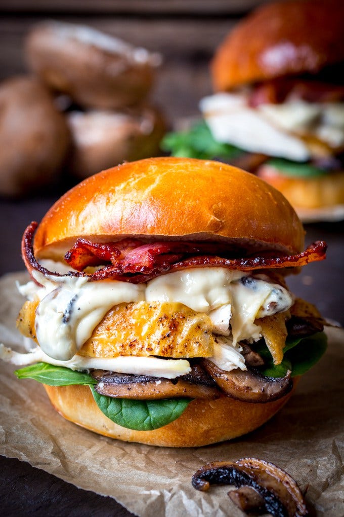 Dish, Food, Hamburger, Cuisine, Ingredient, Slider, Cheeseburger, Fast food, Veggie burger, Breakfast sandwich, 