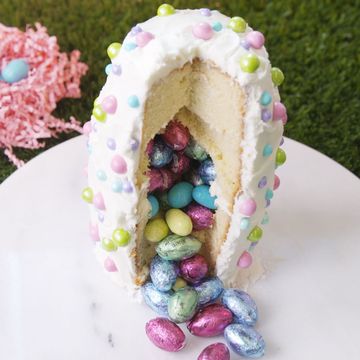 Easter Surprise Cake Beauty