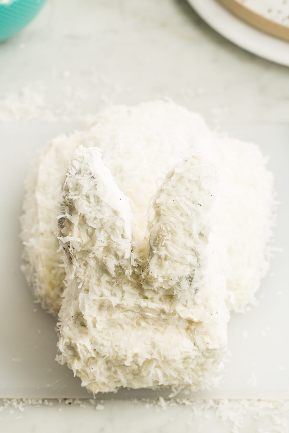 Ingredient, White, Cuisine, Chemical compound, Platter, Kitchen utensil, 