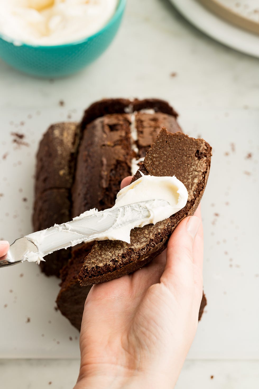 Finger, Food, Ingredient, Dishware, Sweetness, Dessert, Cuisine, Finger food, Plate, Baked goods, 