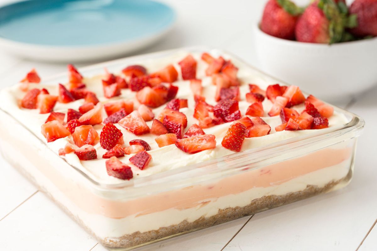 Strawberry Cheesecake Lasagna Recipe - Delish.com