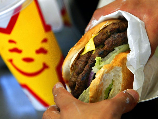 Finger, Food, Finger food, Cuisine, Sandwich, Ingredient, Dish, Bun, Meat, Fast food, 