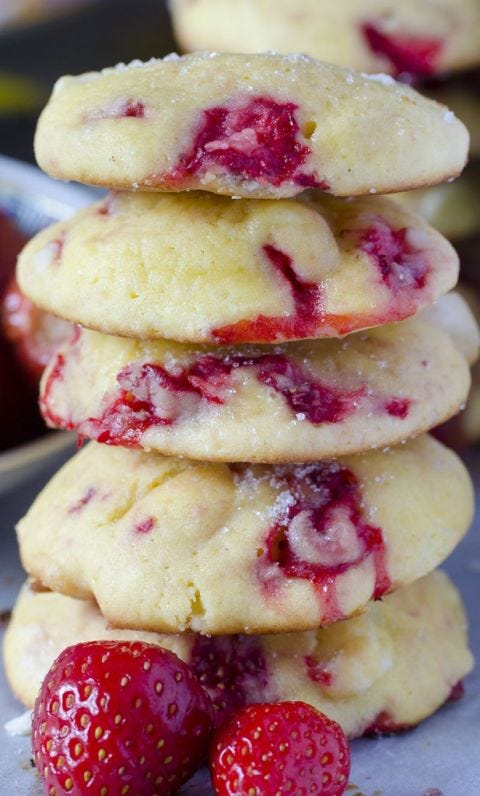 Food, Dish, Ingredient, Cuisine, Biscuit, Dessert, Cookies and crackers, Baked goods, Cookie, Finger food, 