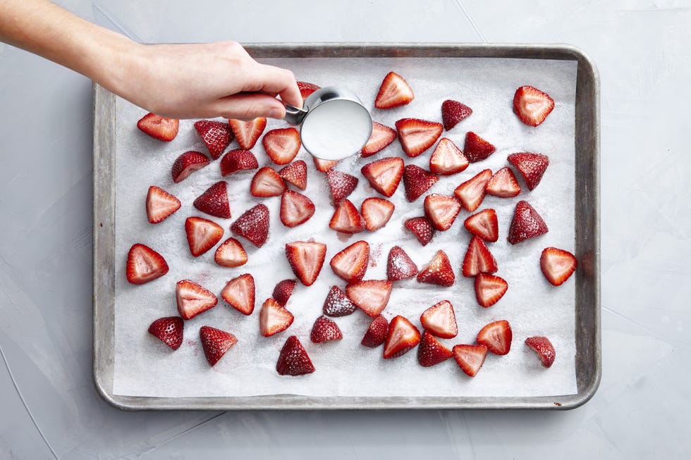 delish-roasted-strawberries
