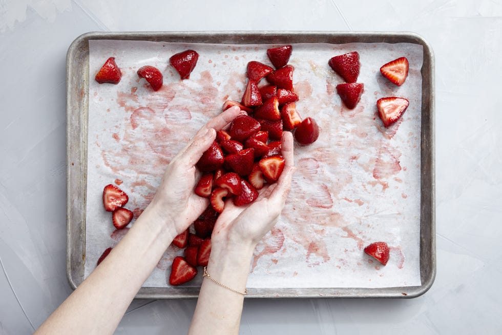 How to Roast Strawberries - Roasted Strawberries