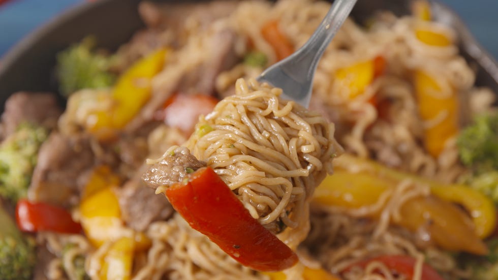 ramen-noodle-steak-skillet