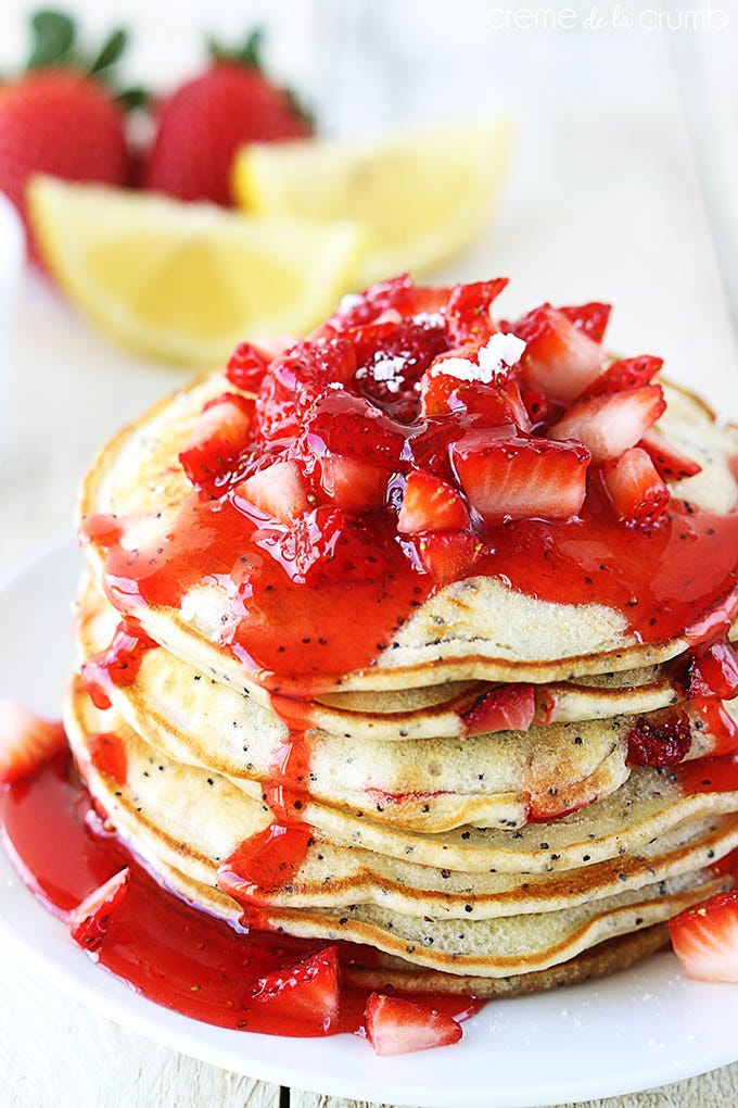 Dish, Food, Cuisine, Pancake, Breakfast, Strawberry, Ingredient, Strawberries, Meal, Produce, 