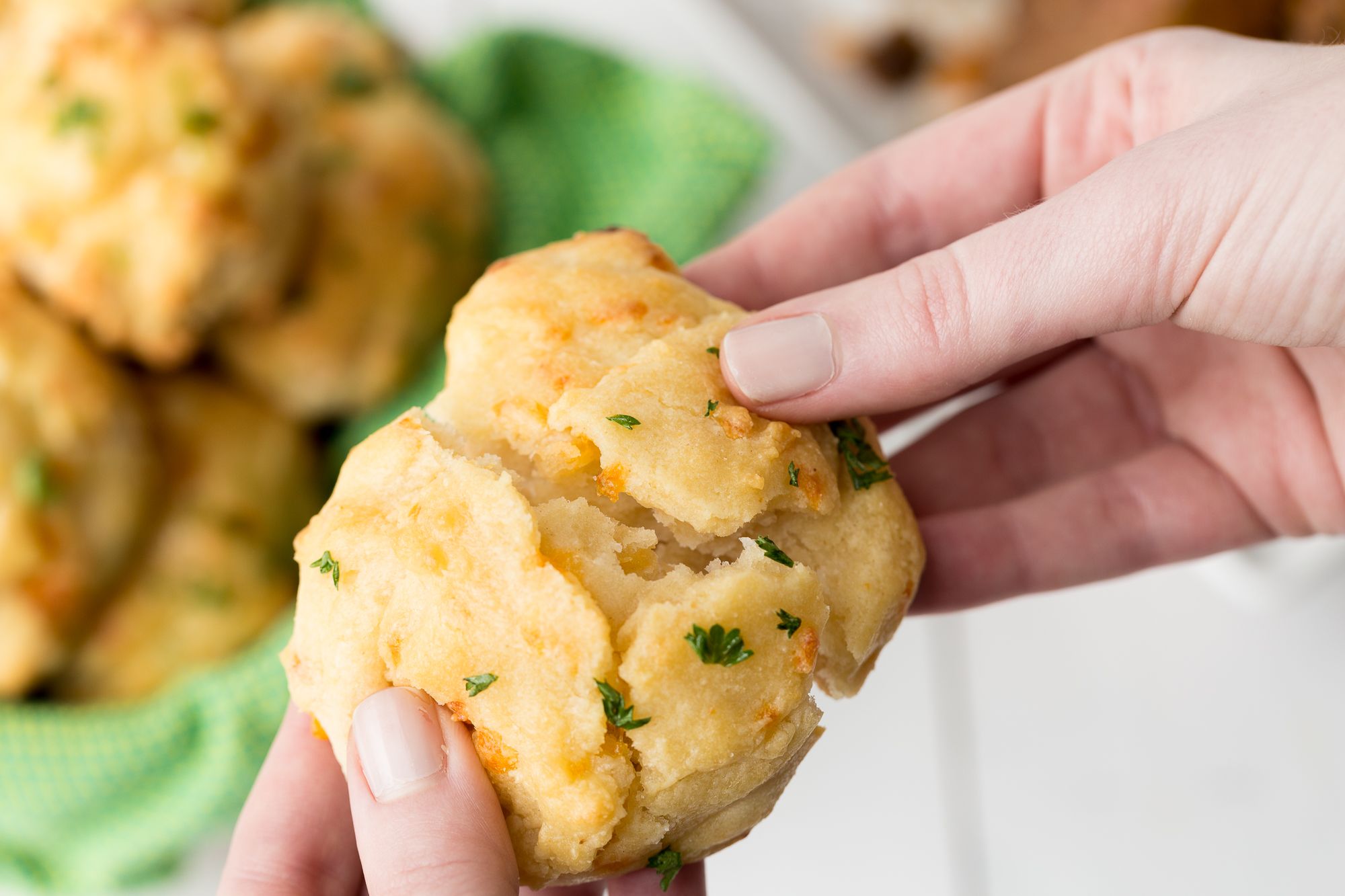 Best Copycat Red Lobster Cheddar Bay Biscuits Recipe Biscuit Recipes Delish Com