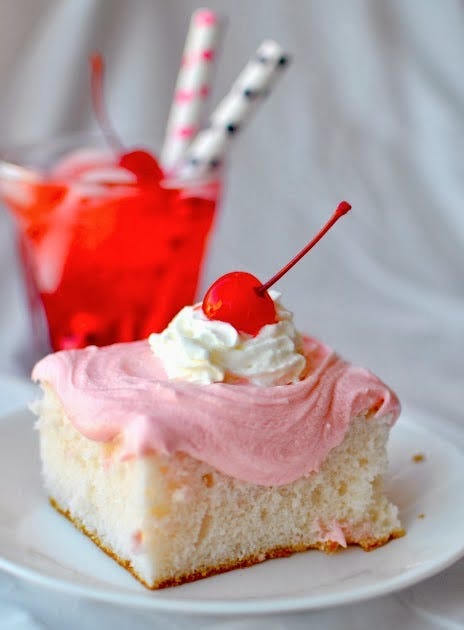 Dish, Food, Cuisine, Dessert, Frozen dessert, Ingredient, Baked goods, Cake, Cream, Whipped cream, 