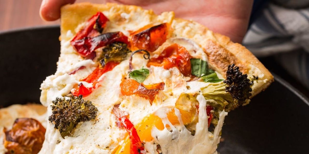 Primavera Skillet Pizza