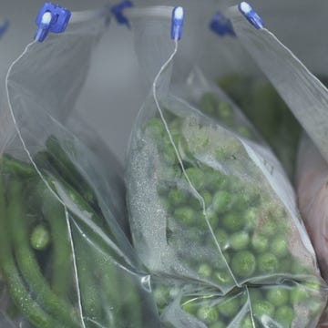 Fluid, Produce, Leaf vegetable, Transparent material, Vegetable, Plastic, Vegan nutrition, 