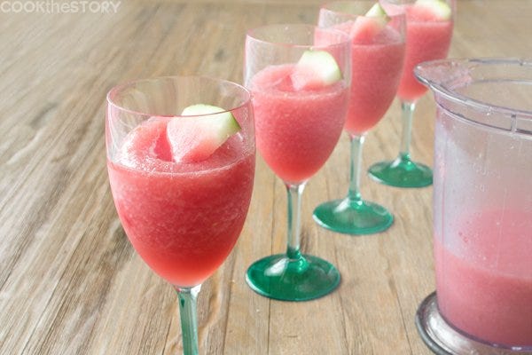 Drink, Food, Non-alcoholic beverage, Cocktail, Batida, Juice, Alcoholic beverage, Strawberry juice, Health shake, Smoothie, 