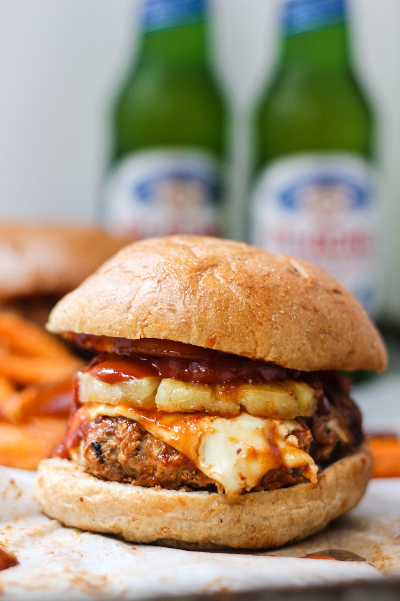 Dish, Food, Cuisine, Hamburger, Ingredient, Slider, Junk food, Veggie burger, Fast food, Cheeseburger, 