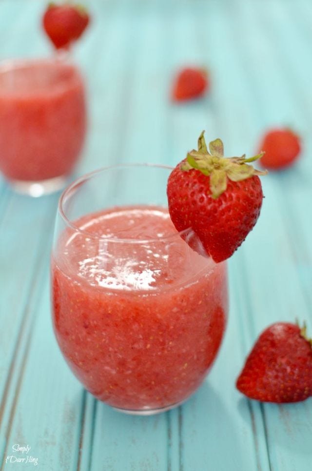 Food, Strawberry juice, Drink, Non-alcoholic beverage, Juice, Smoothie, Health shake, Daiquiri, Batida, Strawberry, 