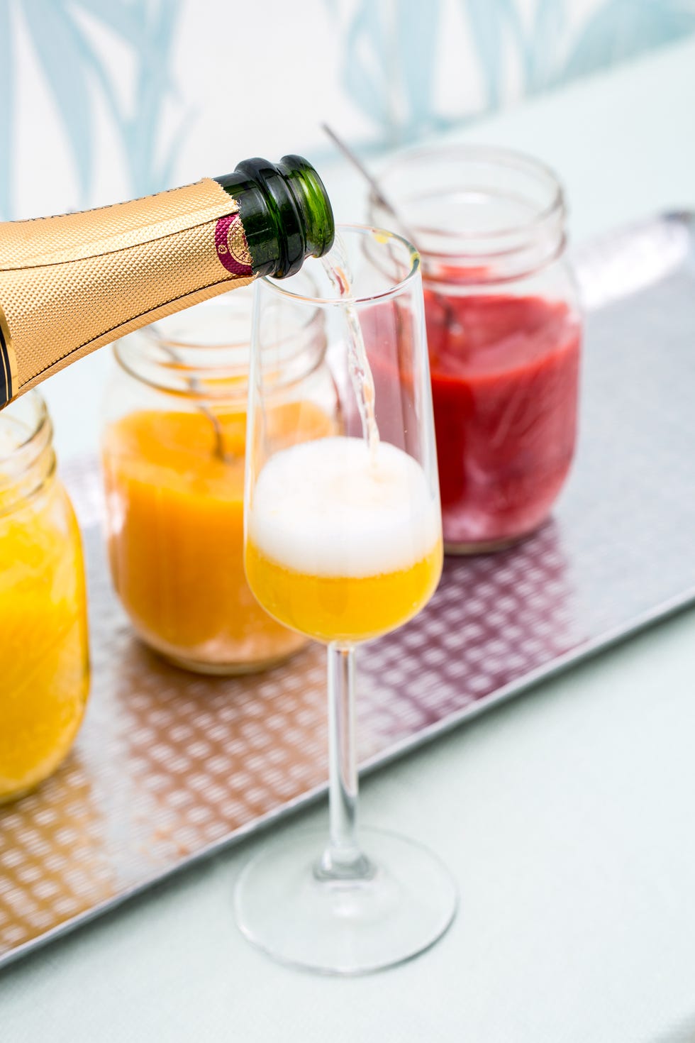 Making a bellini