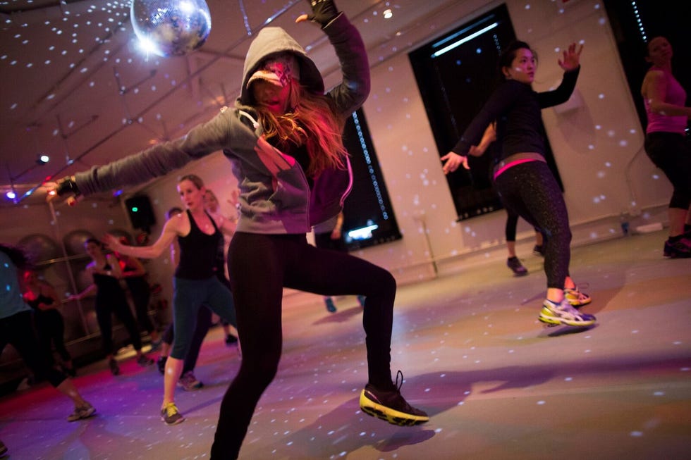 Entertainment, Performing arts, Artist, Dancer, Performance, Dance, Active pants, Performance art, Choreography, Concert dance, 