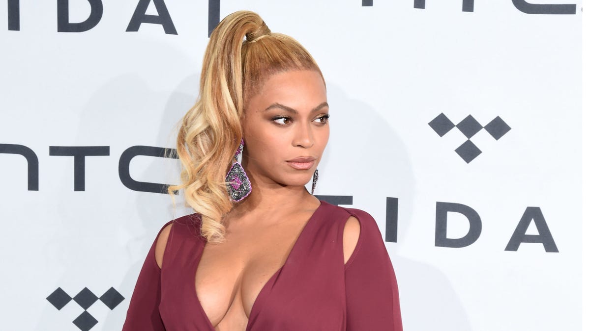 preview for "Everything is Love" for Beyoncé and Jay-Z