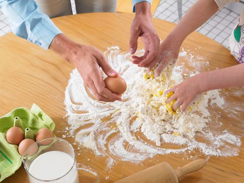 Food, Ingredient, Flour, Cuisine, Powder, Recipe, Nail, Bread flour, Watch, All-purpose flour, 