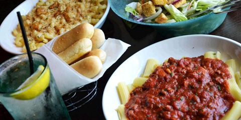 Olive Garden S Veteran S Day 2019 Deal Is Free Pasta And Breadsticks