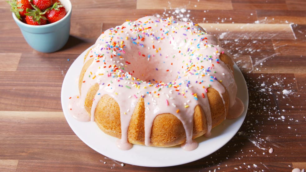 Dish, Food, Cuisine, Baked goods, Gugelhupf, Ingredient, Dessert, Kulich, Ciambella, Glaze, 
