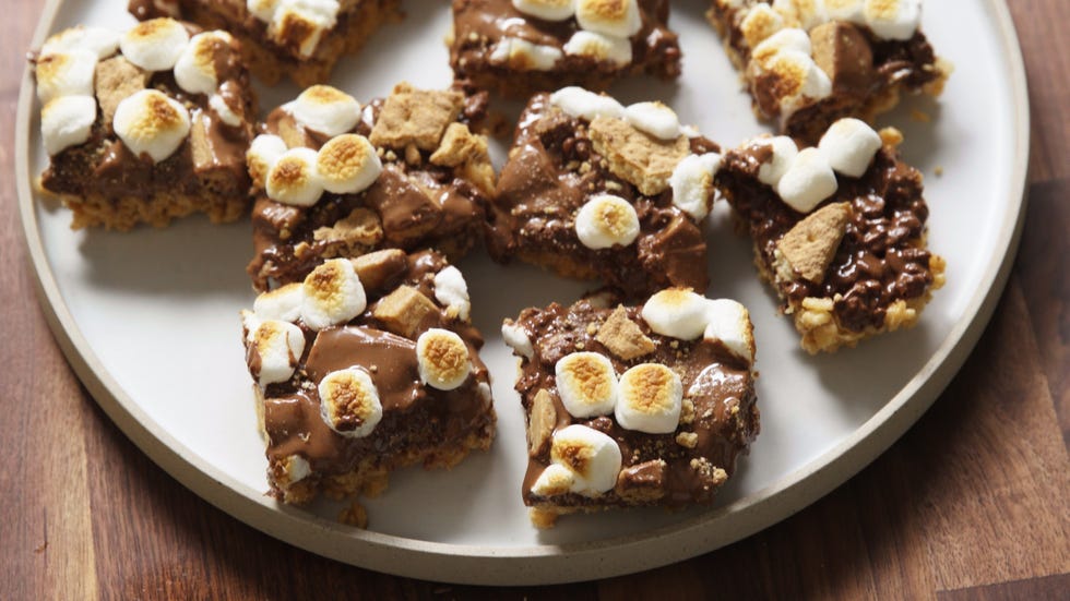 Dish, Food, Cuisine, Ingredient, Dessert, Marshmallow, Chocolate brownie, Fudge, Baked goods, Produce, 