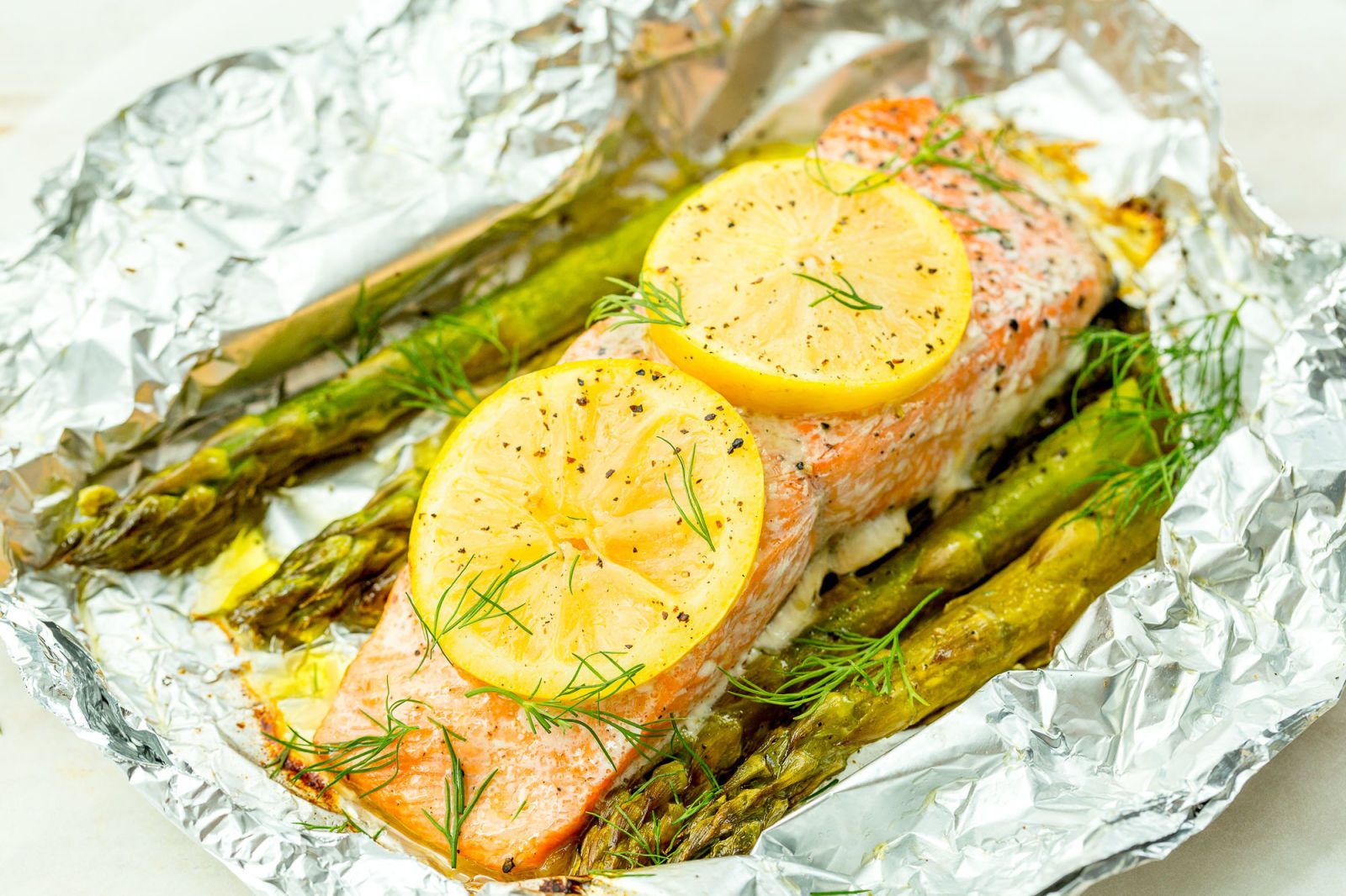 Best Grilled Salmon In Foil Recipe - How To Grill Salmon Foil Packets ...