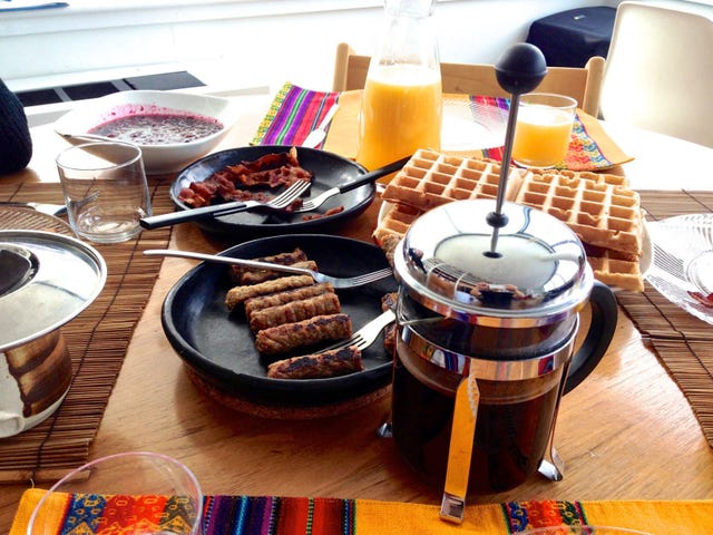 Food, Cuisine, Dishware, Dish, Orange juice, Agua de valencia, Tableware, Plate, Juice, Meal, 