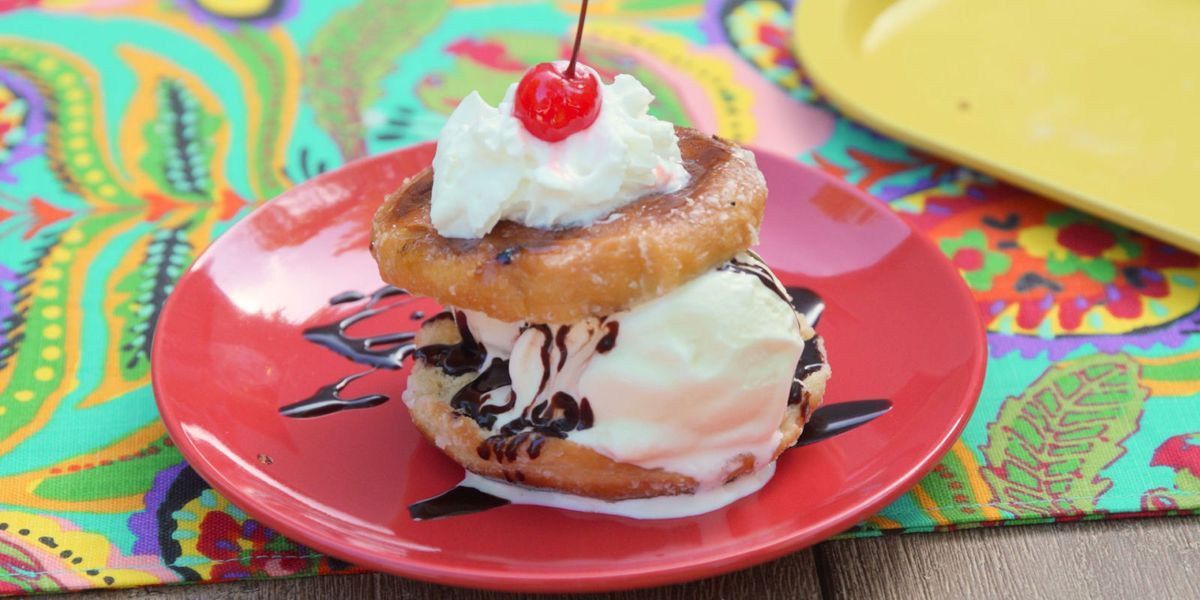 https://hips.hearstapps.com/del.h-cdn.co/assets/16/21/1600x800/landscape-1464368783-grilled-donut-sundae-001.jpg?resize=1200:*