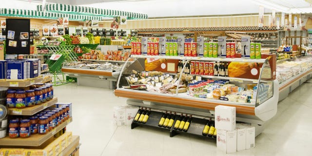 Supermarket, Retail, Grocery store, Product, Convenience store, Convenience food, Building, Whole food, Marketplace, Natural foods, 