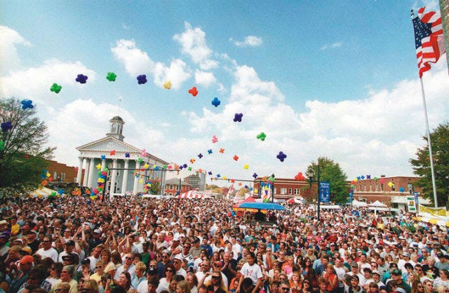 Crowd, People, Sky, Festival, Event, Public event, Audience, Balloon, Summer, Fun, Crowd, People, Sky, Festival, Event, Public event, Audience, Balloon, Summer, Fun,