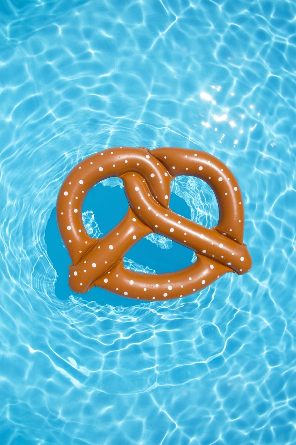 turquoise, water, azure, lifebuoy, swimming pool, swimming, pretzel, recreation, leisure,
