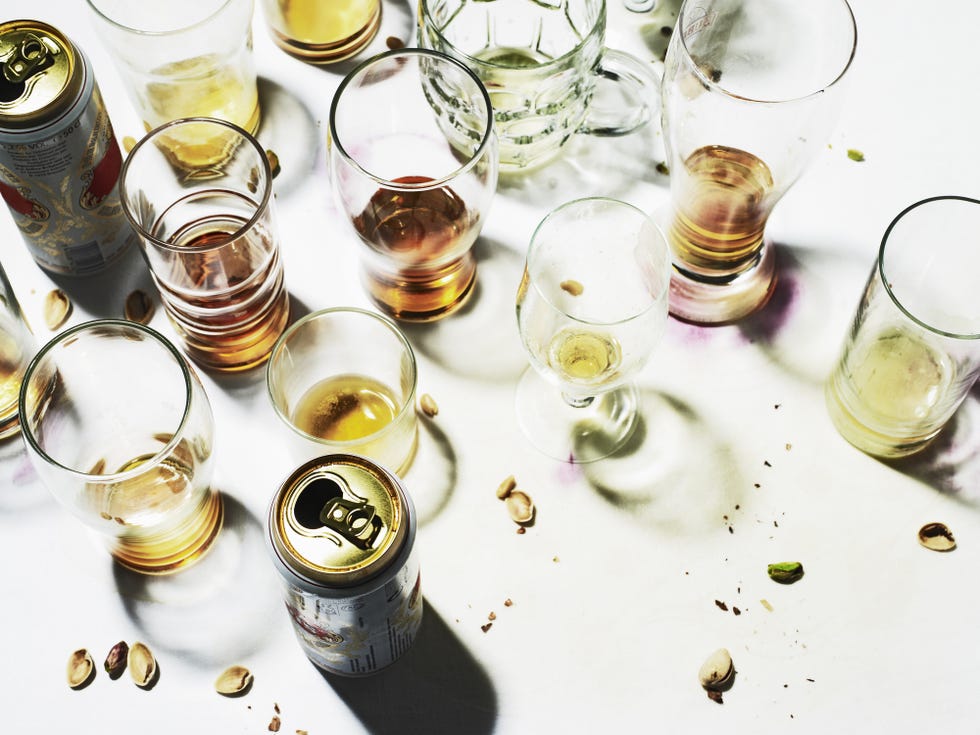 Fluid, Liquid, Drinkware, Drink, Alcohol, Alcoholic beverage, Barware, Distilled beverage, Liqueur, White wine, 