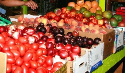 Natural foods, Local food, Whole food, Fruit, Food, Plant, Marketplace, Vegetable, Vegetarian food, Produce, 
