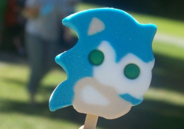 Green, Colorfulness, Teal, Aqua, Plastic, Fictional character, Lollipop, Toy, 