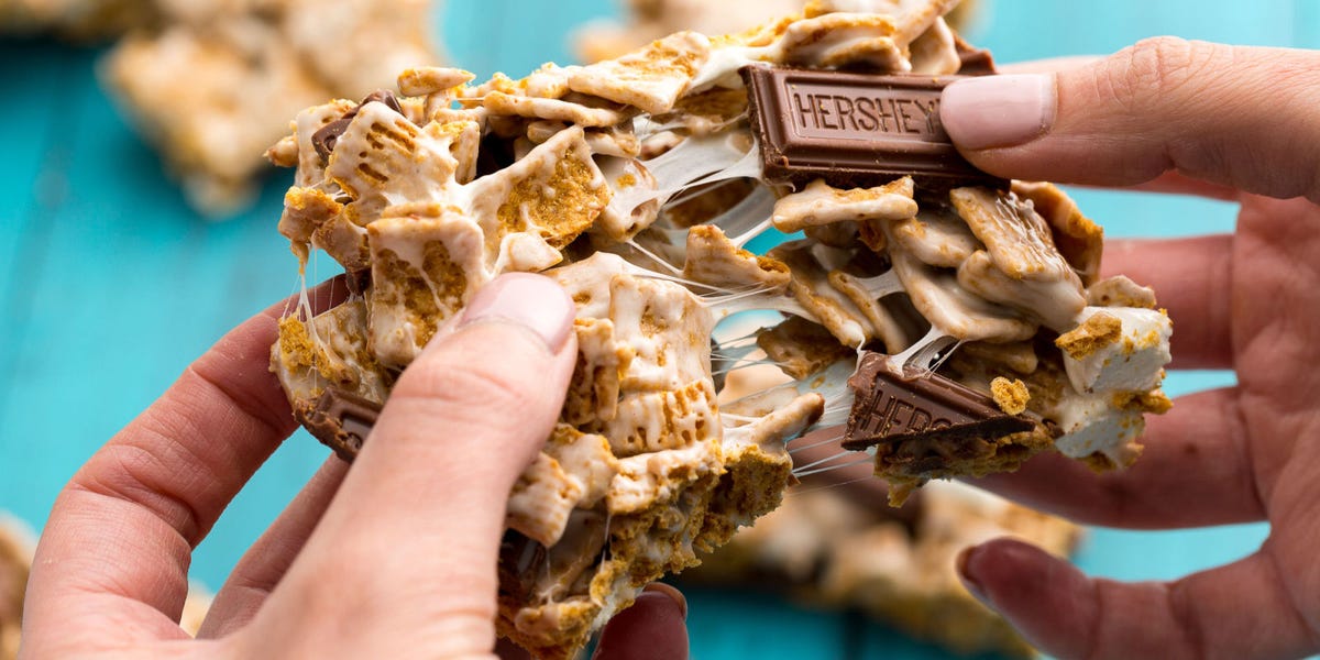 These S'mores Bars Are Summer's Version Of Rice Krispie Treats