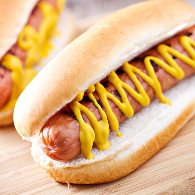 Texas Steakhouse And Teen's Hot Dog Truck Are In A Strange Feud