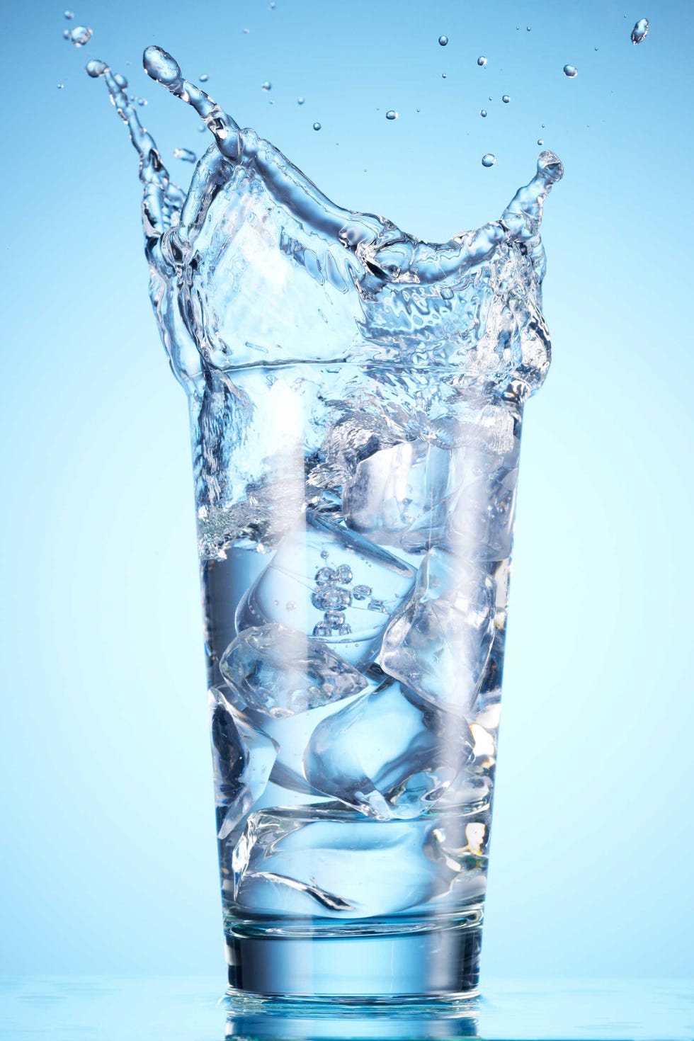 Liquid, Fluid, Blue, Glass, Drinkware, Aqua, Transparent material, Still life photography, Highball glass, Ice, 
