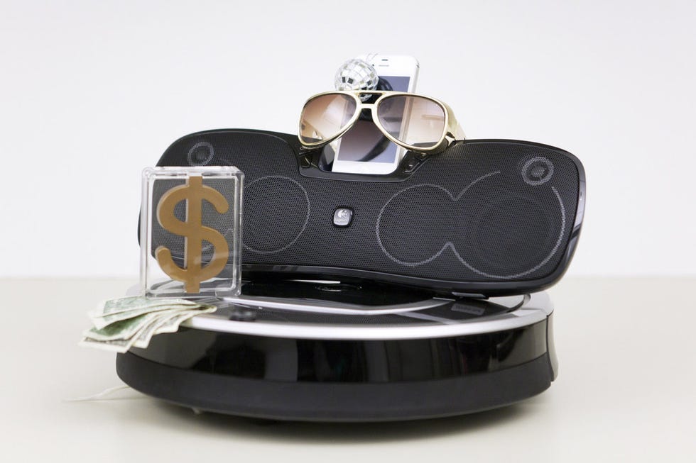Material property, Belt buckle, Silver, Still life photography, Label, Steel, Strap, 