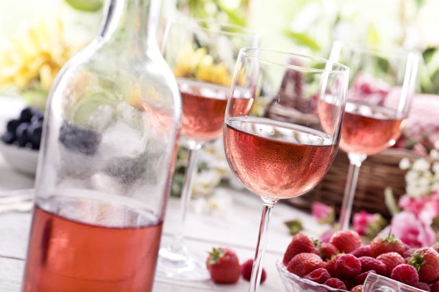 Glass, Liquid, Stemware, Drinkware, Fluid, Drink, Barware, Wine glass, Alcoholic beverage, Tableware, 